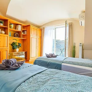 Roomy 80sqm At Center Free Parking Space, Ac & Balcony, Separate Ac In Four Apartment
